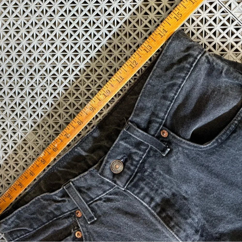 Vintage 90’s Levi’s 560 Loose Fit Straight-Leg Black Wash Jeans - Picture 10 of 10